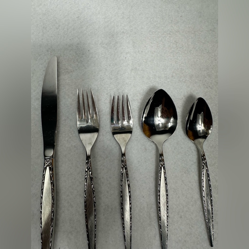 - 5 Pc Oneida Community Stainless Venetia Vintage Flatware Set  Fork Spoon…